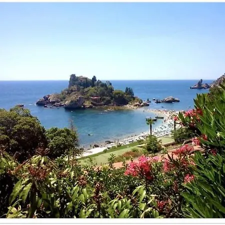 Villa Fondachello Sea