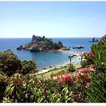 فيلة Fondachello Sea