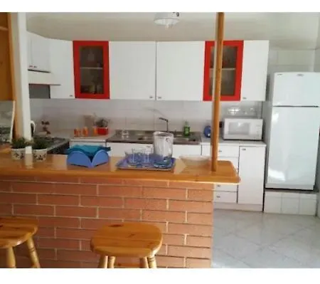 Vila Fondachello Sea *