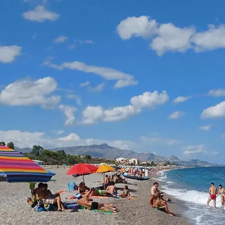 Fondachello Sea וילה *